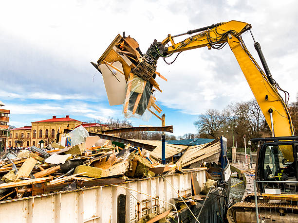 Best Garage Cleanout Services  in Dodge City, KS